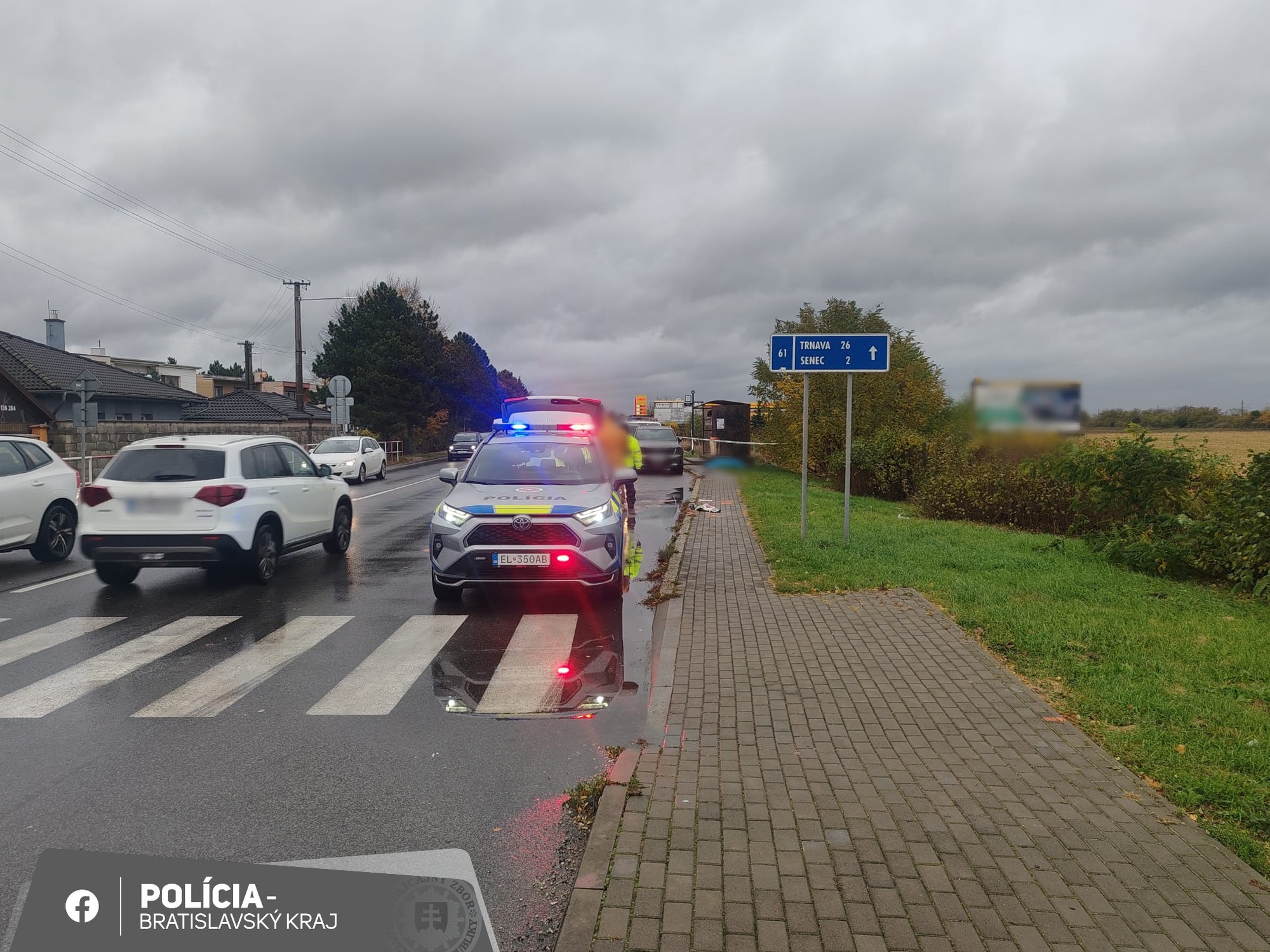 Polícia v Bratislavskom kraji ráno riešila tri zrážky vozidiel s chodcami. 