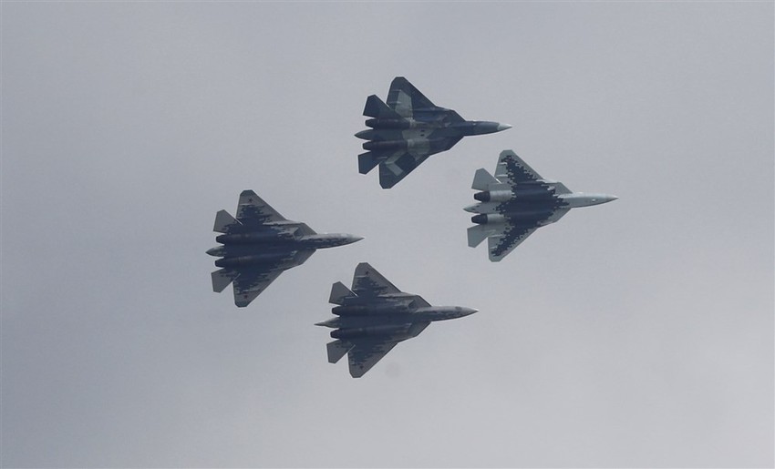 Su-57 avioni