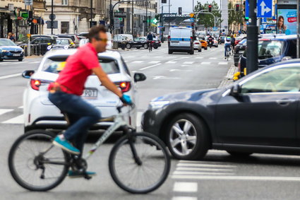 Duża zmiana w przepisach dla kierowców i rowerzystów, o której nikt nie wie