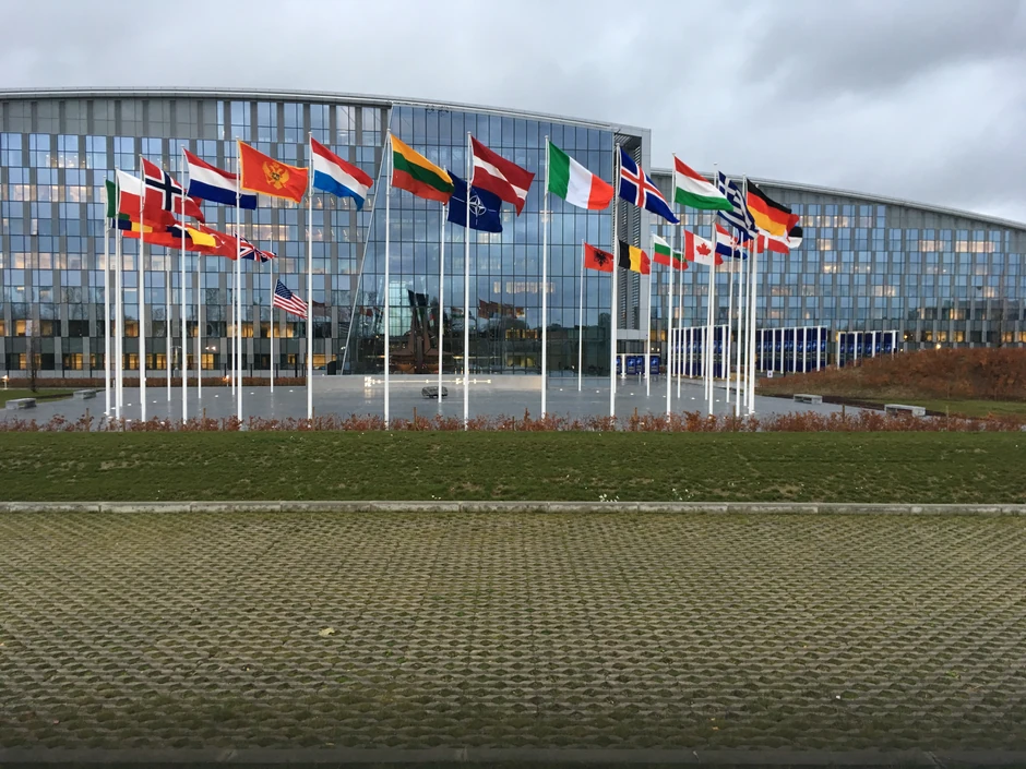 NATO, Brisel