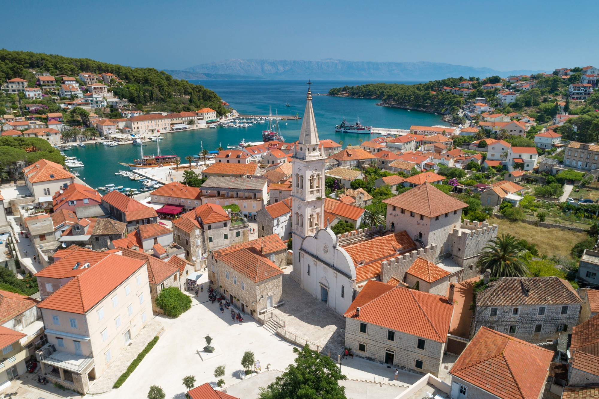 Dovolenka na chorvátskom ostrove Hvar patrí medzi finančne náročnejšie.