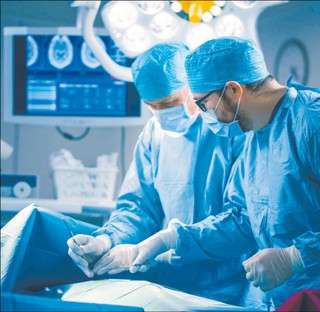 NFZ znów bez pieniędzy. Ministerstwo Zdrowia zapowiada reformę szpitalnictwa, bo bez niej  'system nie pojedzie'