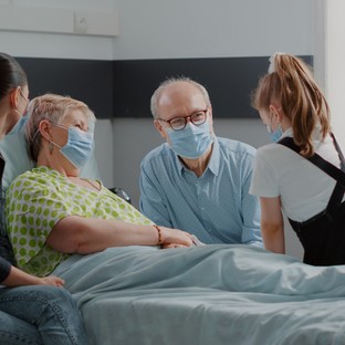 Kötelező a maszkhasználat a Debreceni Egyetem klinikai központjában