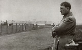 'Nazistowscy miliarderzy': Niemiecki biznes zarobił miliardy na potwornościach popełnianych przez Trzecią Rzeszę