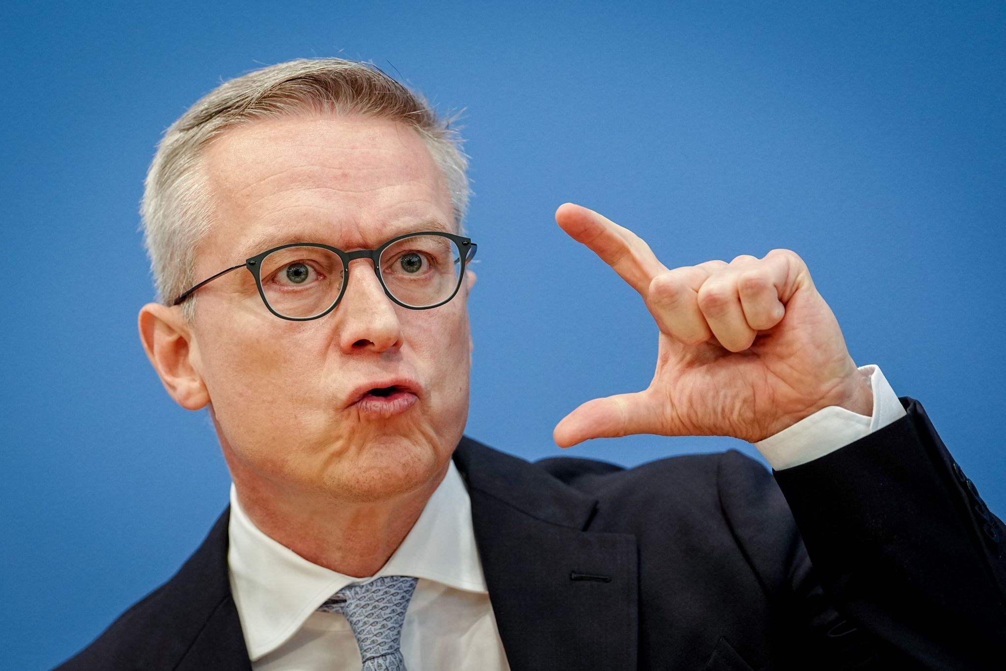 Social-Media-Verbot für Kinder: Wildberger offen für Australien-Modell