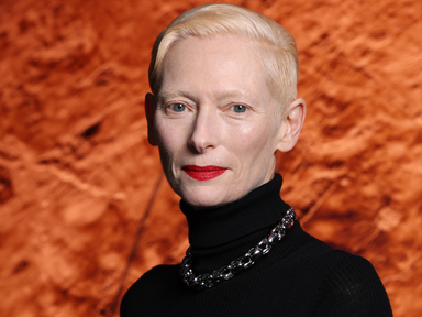 65 éves lett Tilda Swinton, a mozi kaméleonja, aki továbbra is határokat feszeget