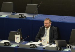 Porozumienie Farage'a z europosłem Korwin-Mikkego. Brytyjscy Żydzi są oburzeni