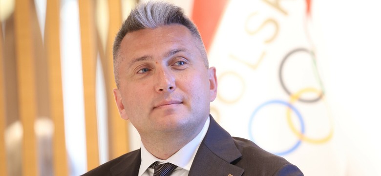 Piesiewicz ujawnił swoje zarobki, ale pieniędzy nie odda i do dymisji się nie poda