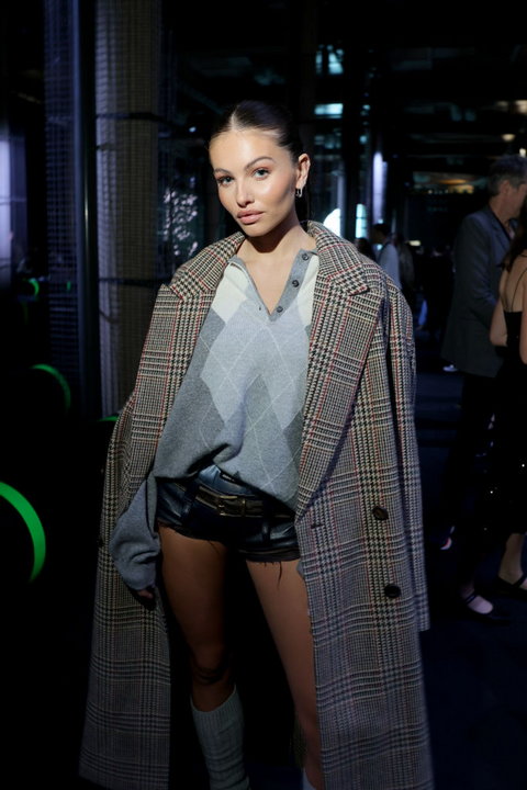 Thylane Blondeau na pokazie Miu Miu podczas Paris Fashion Week