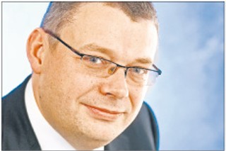 Piasecki: Firmy wolą poczekać