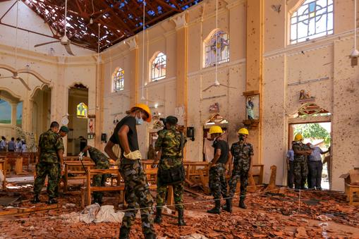 Hundreds Killed in Bomb Blasts on Easter Sunday in Sri Lanka