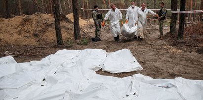 Grób sześciolatki. Obok pochowani jej rodzice. "Zabijają całymi rodzinami"