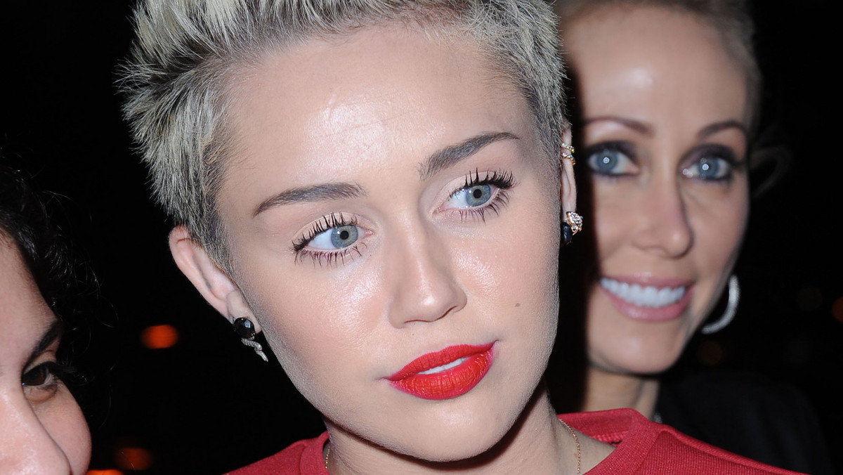 Dom Miley Cyrus padł ofiarą rabusiów w przeddzień 21. urodzin piosenkarki.