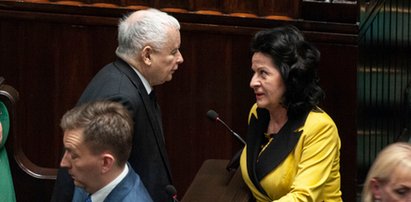 Kaczyński pozwala na to swoim posłankom. PiS nie widzi problemu (WIDEO)