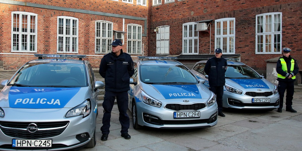 Nowe radiowozy pomorskiej policji 