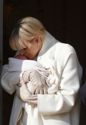 Księżna Charlene z dzieckiem