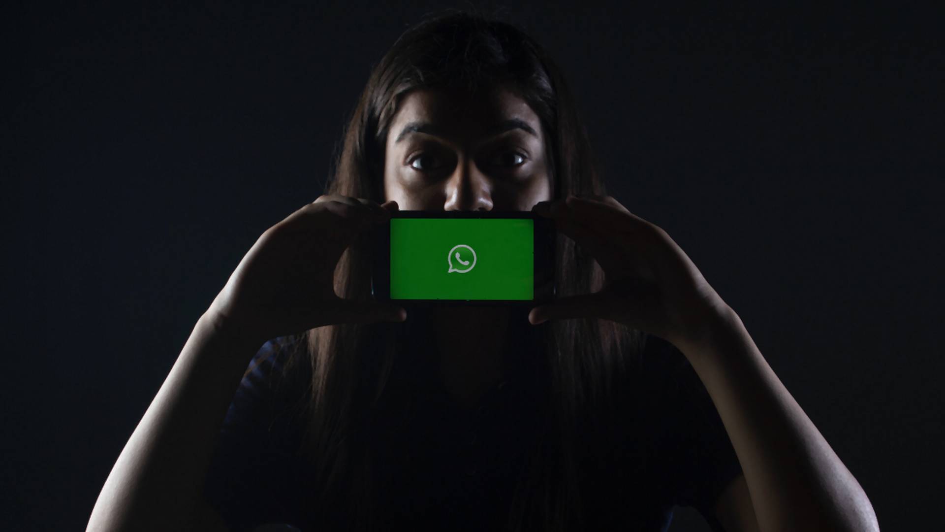 Žena doplatila na prísne zákony v Dubaji. Poslala nadávku cez WhatsApp, hrozí jej väzenie