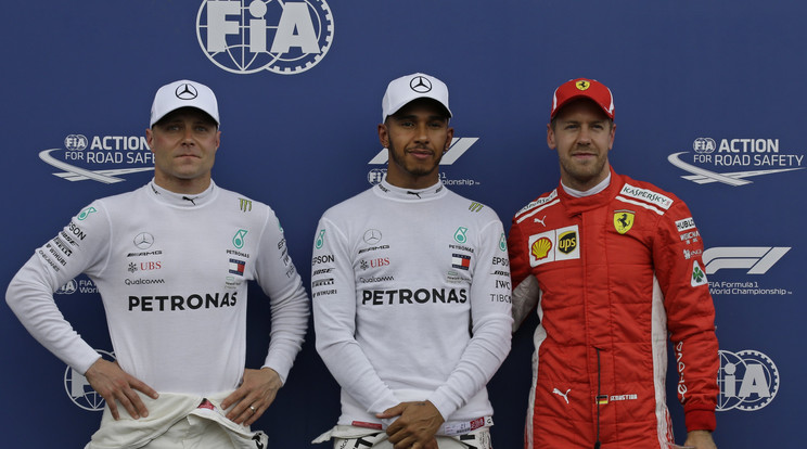 Két Mercedes és egy Ferrari a rajtrács első három helyén /Fotó: MTI/AP/Claude Paris
