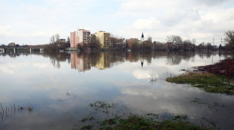 Hétfő reggel 8 órától megszűnt az árvízvédelmi készültség a Tisza-tó körül / Fotó: MTI/Mészáros János