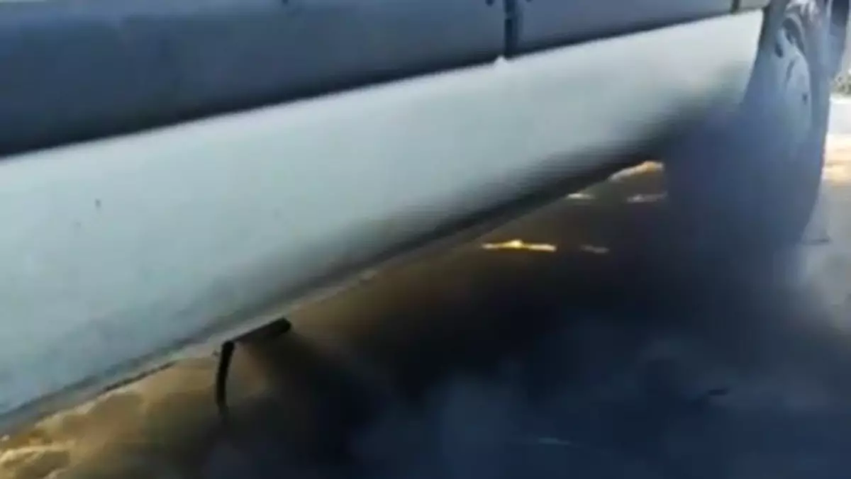 Policjanci z Świdnicy zatrzymali kierowcę zanieczyszczającego powietrze