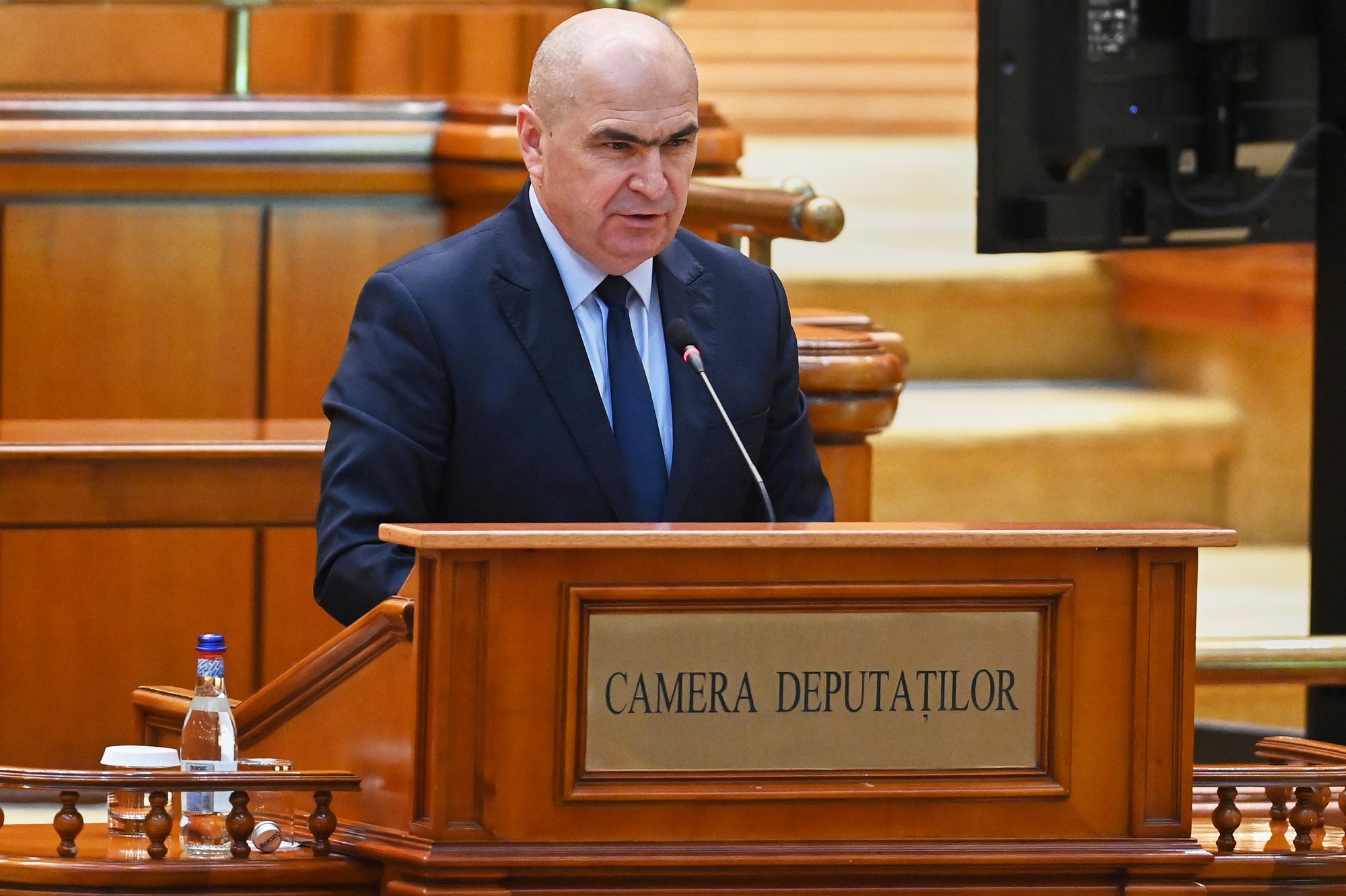 Poslanci rumunského parlamentu. 
