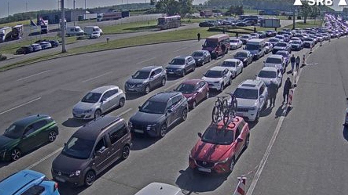 Gužve na graničnom prelazu sa Hrvatskom, Batrovci-Bajakovo