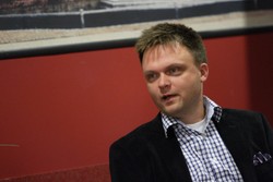 Hołownia bije w biskupów. "Bali się reakcji toruńskiego redemptorysty"