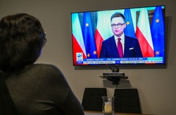 Niecodzienny materiał w TVP o Hołowni. Szukają drugiego dna jego słów