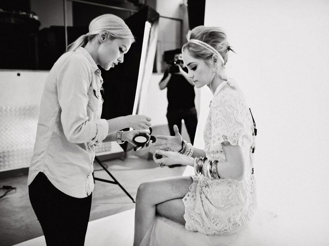 Kasia Smolińska pozuje dla biżuteryjnej marki Diva – kulisy sesji