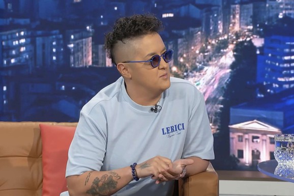 MALI ŠMEKER Mariji Šerifović puno srce zbog sina Marija: Pokazala ŠTA ON RADI DOK PUTUJU, ne veruje svojim očima (FOTO)