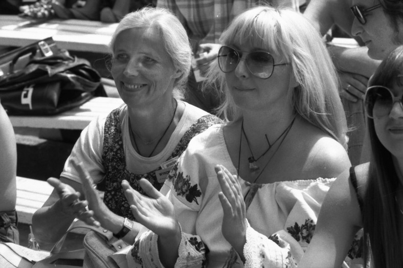 Agnieszka Osiecka i Maryla Rodowicz podczas Krajowego Festiwalu Piosenki Polskiej w Opolu (1977)