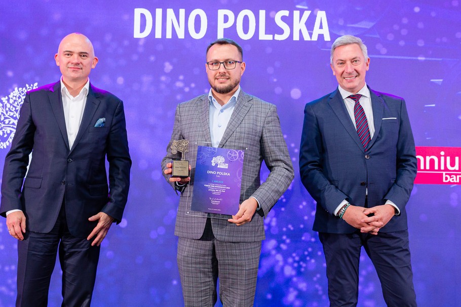 Na zdjęciu od lewej: Andrzej Gliński, członek zarządu Banku Millennium, Jakub Macuga, dyrektor ds. zarządzania ryzykiem Dino Polska, Paweł Zielewski, redaktor naczelny Forbes Polska. 