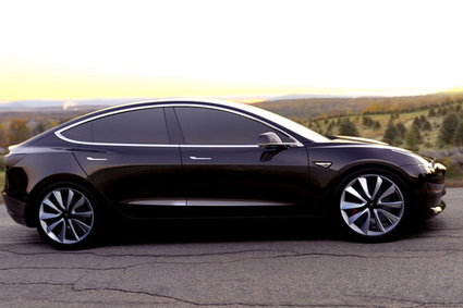 Elon Musk ujawnił: pierwsza Tesla 3 ma wyjechać z fabryki w piątek