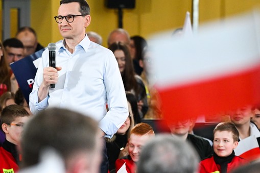 Premier Mateusz Morawiecki podczas spotkania z wyborcami w Jaśle na Podkarpaciu