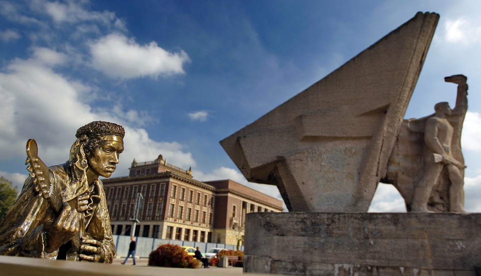 DĄBROWA GÓRNICZA POMNIK JIMIEGO HENDRIXA