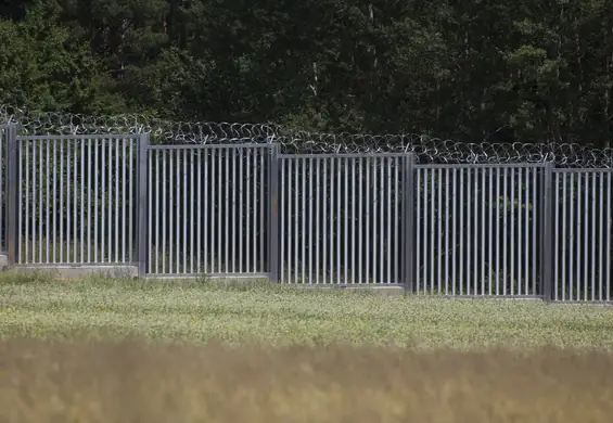 Mur na polsko-białoruskiej granicy chroni przed jej przekraczaniem? Nagrania pokazują, że to fikcja