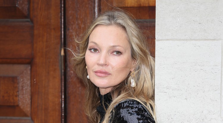 Kate Moss szélfútta hajjal is gyönyörű Fotó: Getty Images-