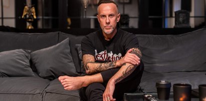 Nergal pokazał się nago w internecie. Od tego zdjęcia można się zaczerwienić. Jak wygląda w saunie?