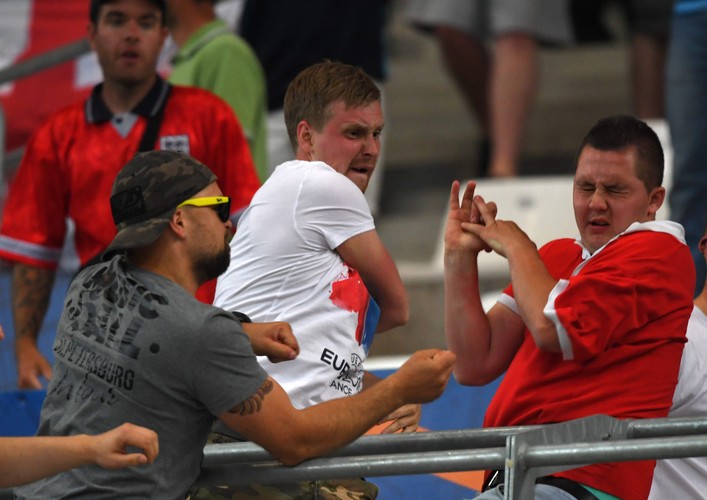 Skandal na meczu w Marsylii. Anglicy i Rosjanie bili się na trybunach