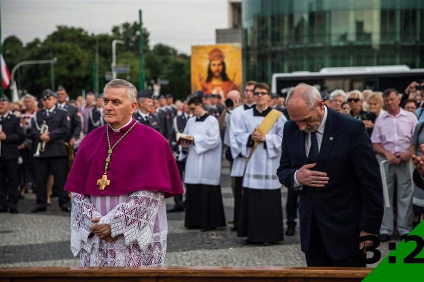 Antoni Macierewicz na poświęceniu pomnika Jezusa w Poznaniu