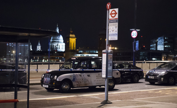 Khan podkreślił, że "myślami jest ze wszystkimi dotkniętymi" wydarzeniami w pobliżu London Bridge i Borough Market