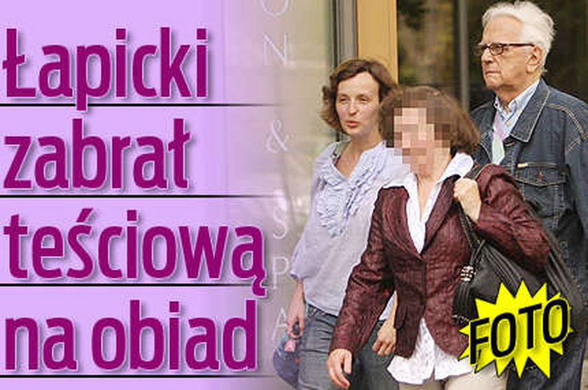 Łapicki zabrał teściową na obiad. FOTO