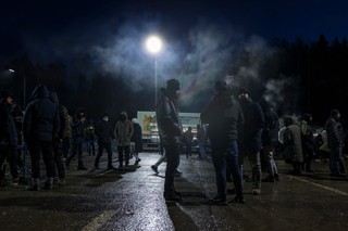 Solidarni w sprzeczności. Jakie jest właściwie stanowisko Polski w sprawie kryzysu na granicy z Białorusią?