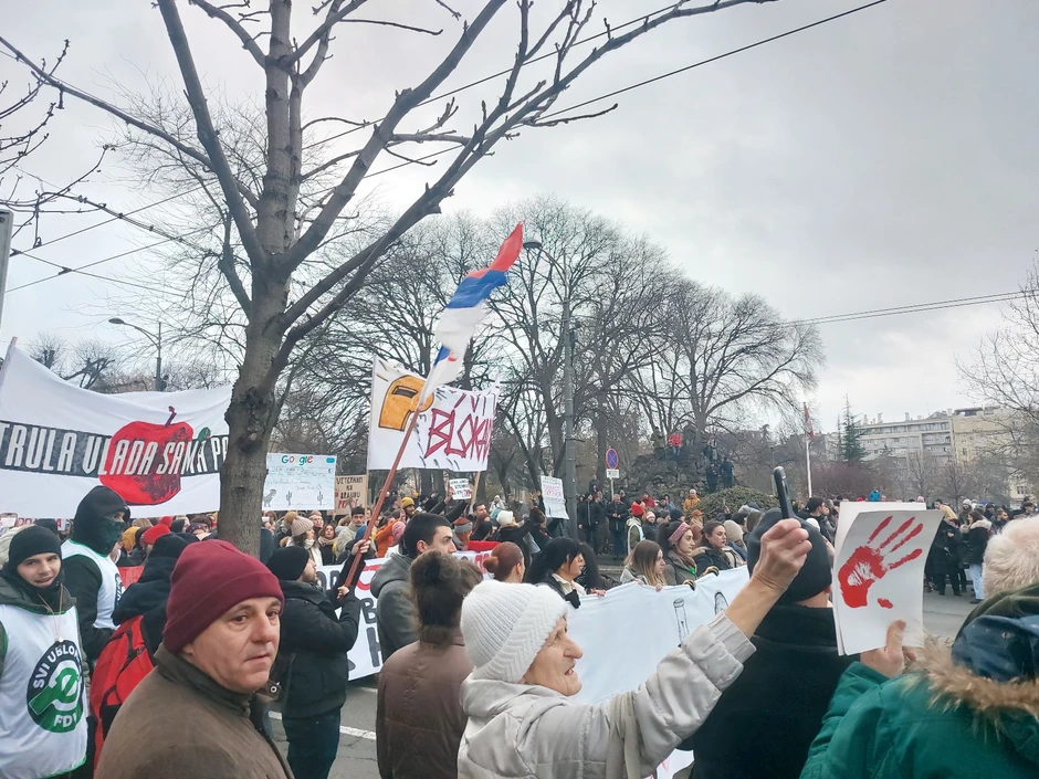 Protest ispred Ustavnog suda