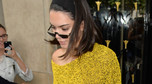 Kendall Jenner w żółtym sweterku