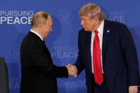 Trump dogaduje się z Rosją nad głową Ukrainy. "To naprawdę zła umowa"