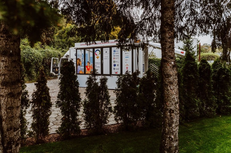 Neuroatypowe Zetki w gabinecie ginekologicznym. Powstał raport