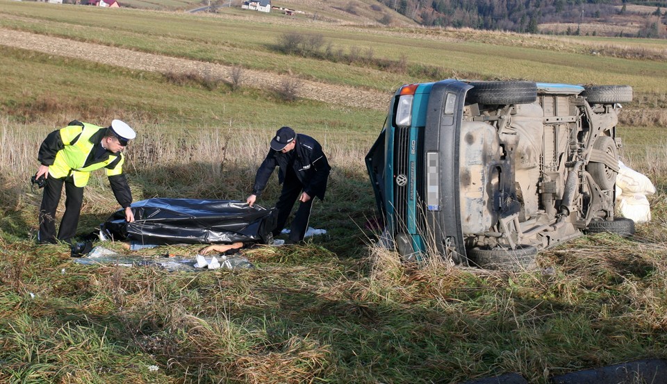 KLUSZKOWCE MIKROBUS WYPADEK OFIARA ŚMIERTELNA