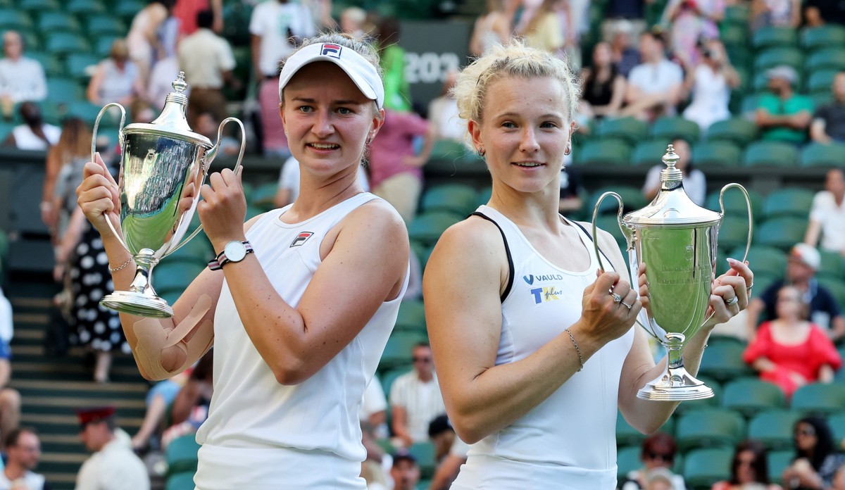 Barbora Krejcikova (L) i Katerina Siniakova (P)