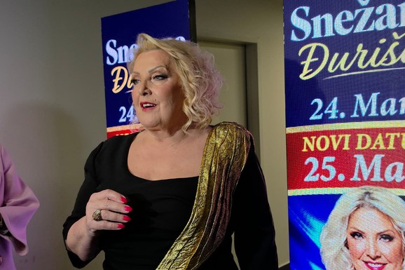 "MARKO JE TU, NEĆE PEVATI SA MNOM" Snežana Đurišić pred drugi koncert ne krije emocije: "Kad sam videla ćerku na pozornici, ceo život mi je prošao kroz glavu" (VIDEO)